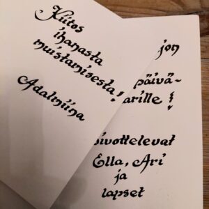 Kortin käsintekstaus ja lähetys saajan osoitteeseen